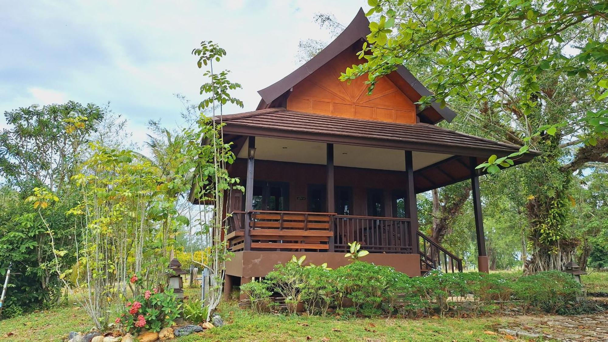 Thailife Wellness & Meditation Resort- Sha Plus Khao Lak Extérieur photo